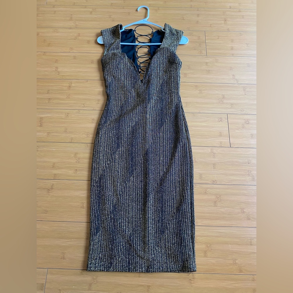 Gold dress with strings

💙 bundle eligible